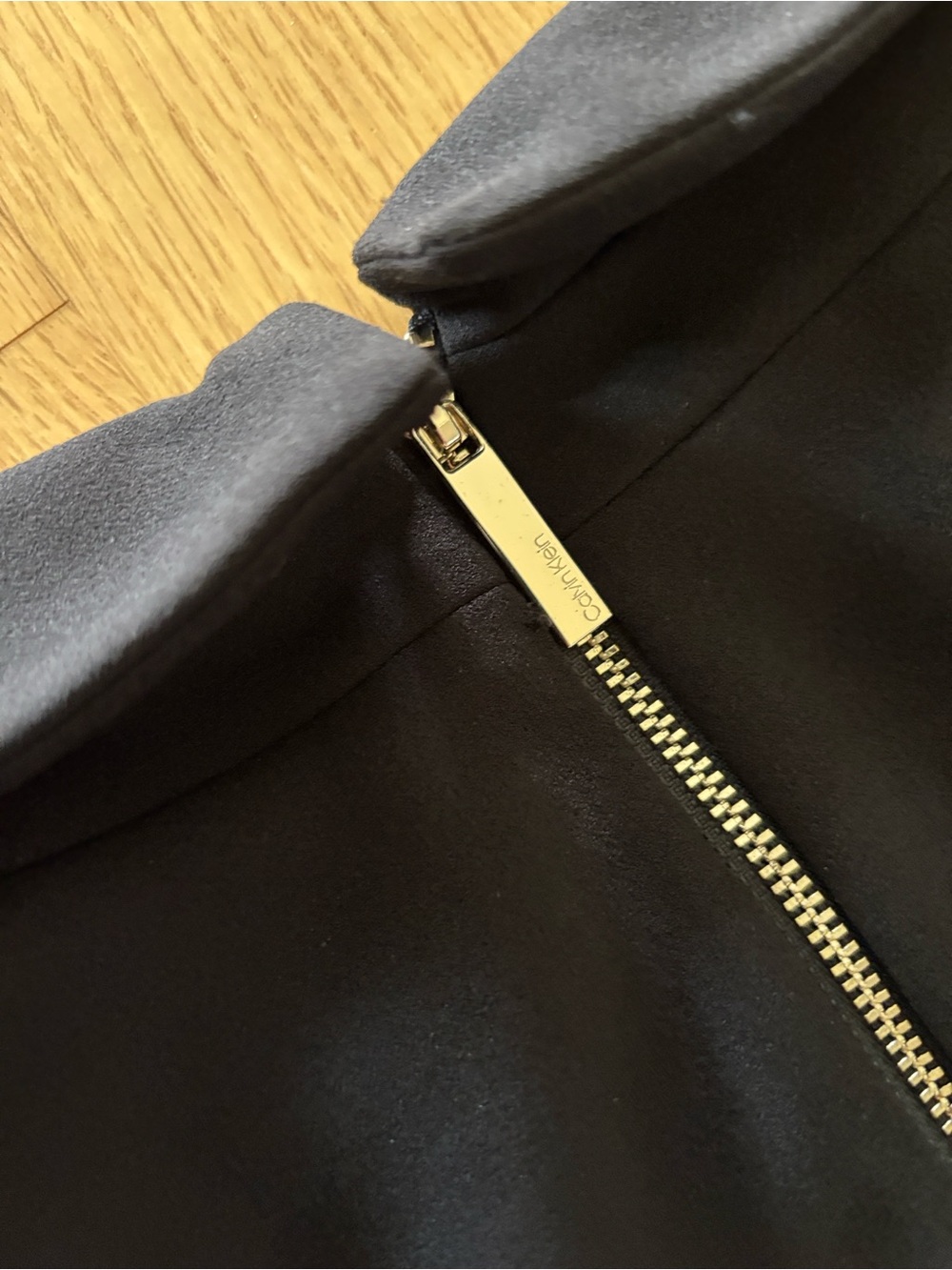 CALVIN KLEIN Sleeveless Lapel Jumpsuit in black. - Picture 6 of 6